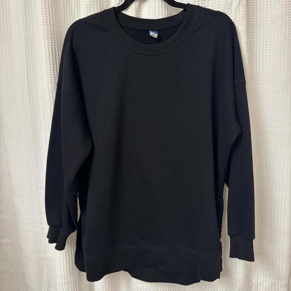 Old navy black sweatshirt